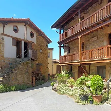 Hotel Conjunto Rural La Tejedora. Y Estudios Familiares. *
