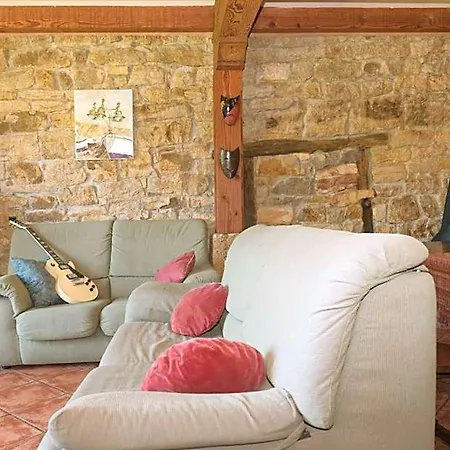 Conjunto Rural La Tejedora. Y Estudios Familiares. Hotel Rasines