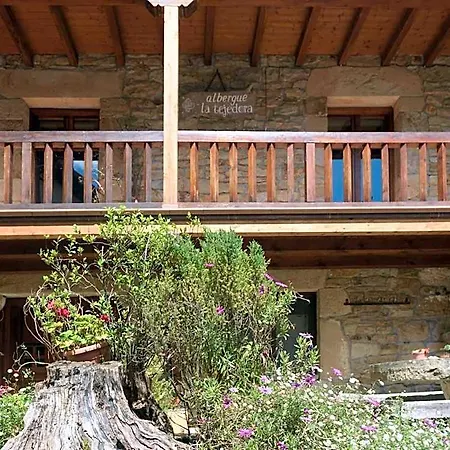 Hotel Conjunto Rural La Tejedora. Y Estudios Familiares.
