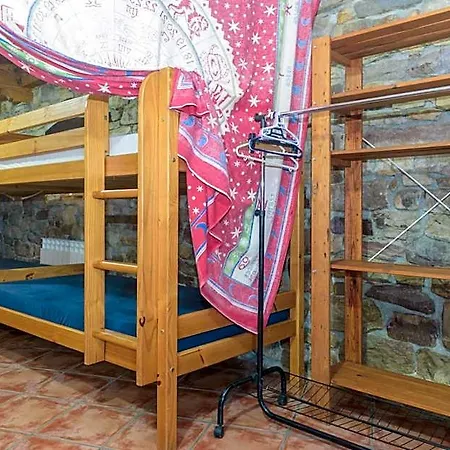Conjunto Rural La Tejedora. Y Estudios Familiares. * Rasines
