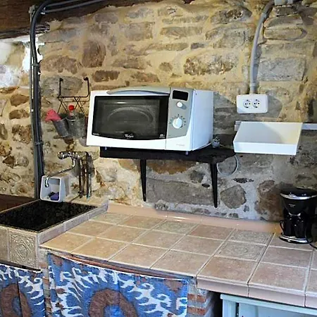 Hotel Conjunto Rural La Tejedora. Y Estudios Familiares. *