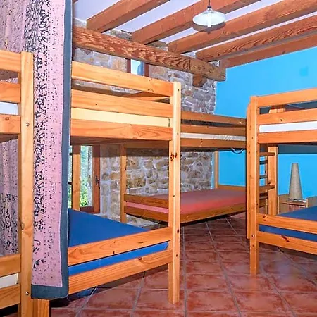 Conjunto Rural La Tejedora. Y Estudios Familiares.