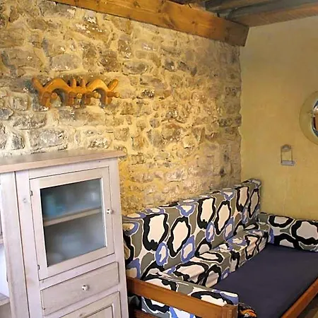 Hotel Conjunto Rural La Tejedora. Y Estudios Familiares. *